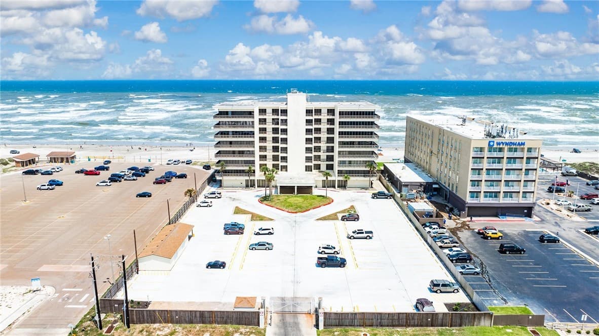 15002 Windward Dr Unit 103