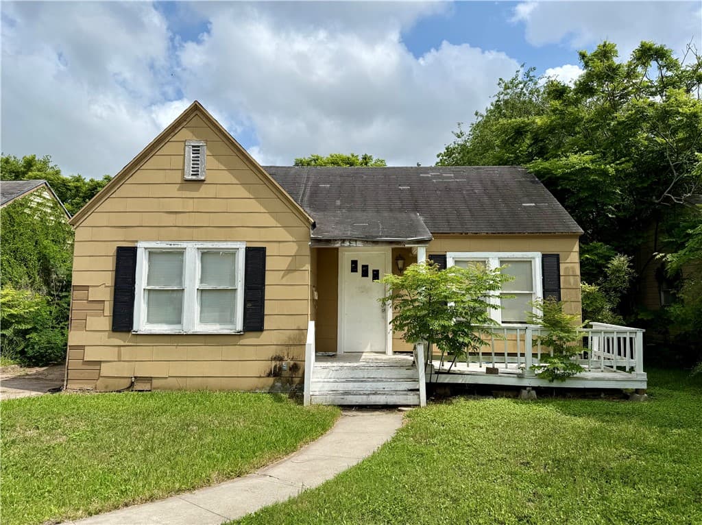 325 Texas Ave