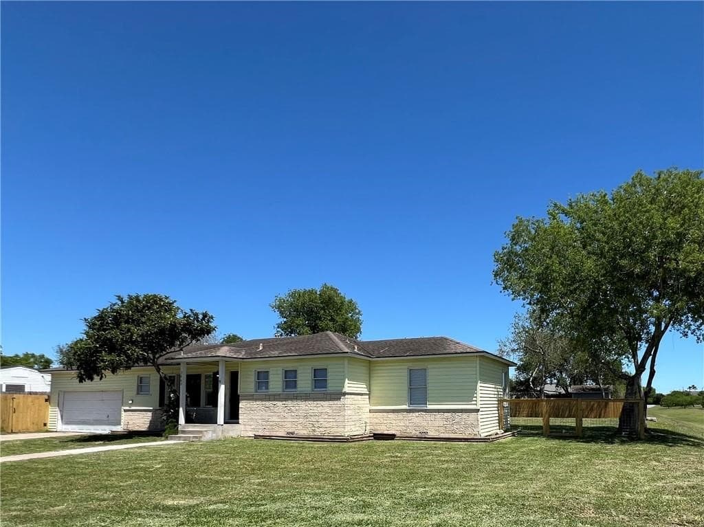 3662 Austin St