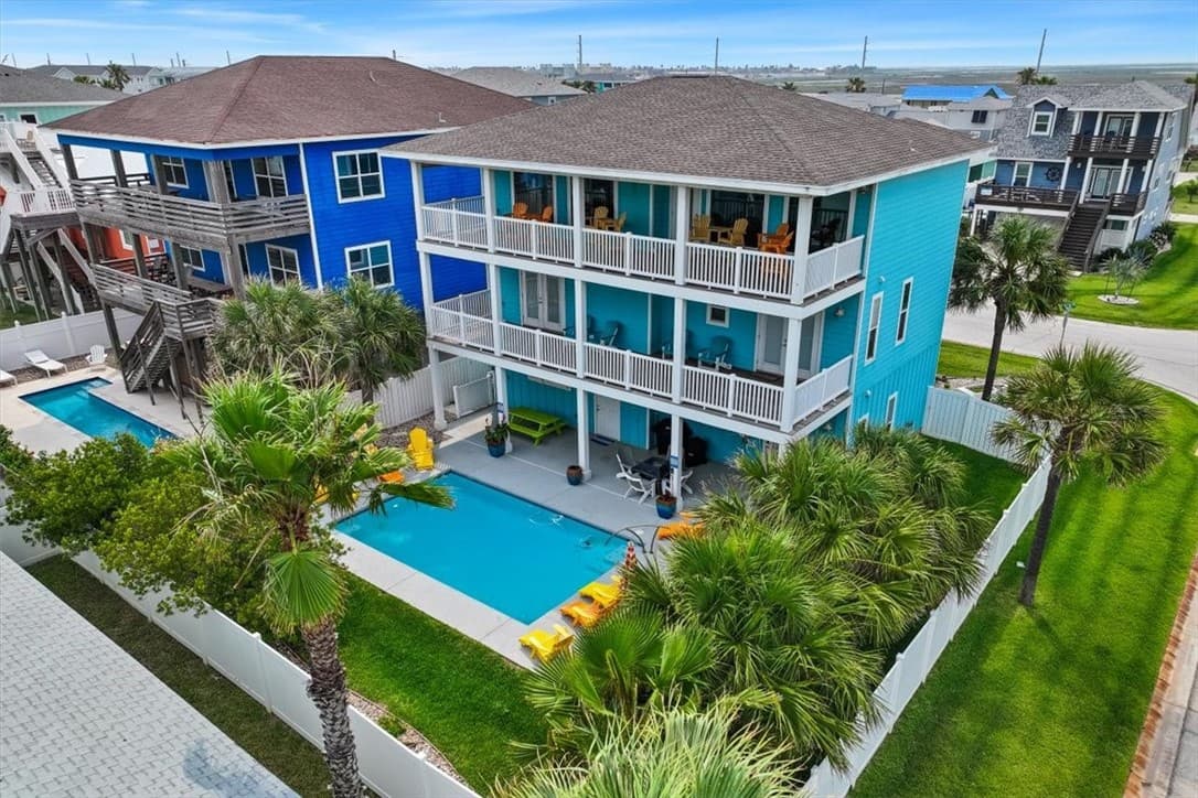 694 Kara Ln