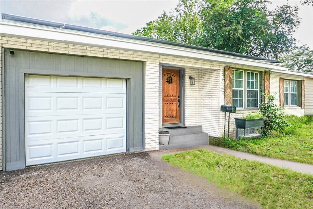 1217 Rose Dr