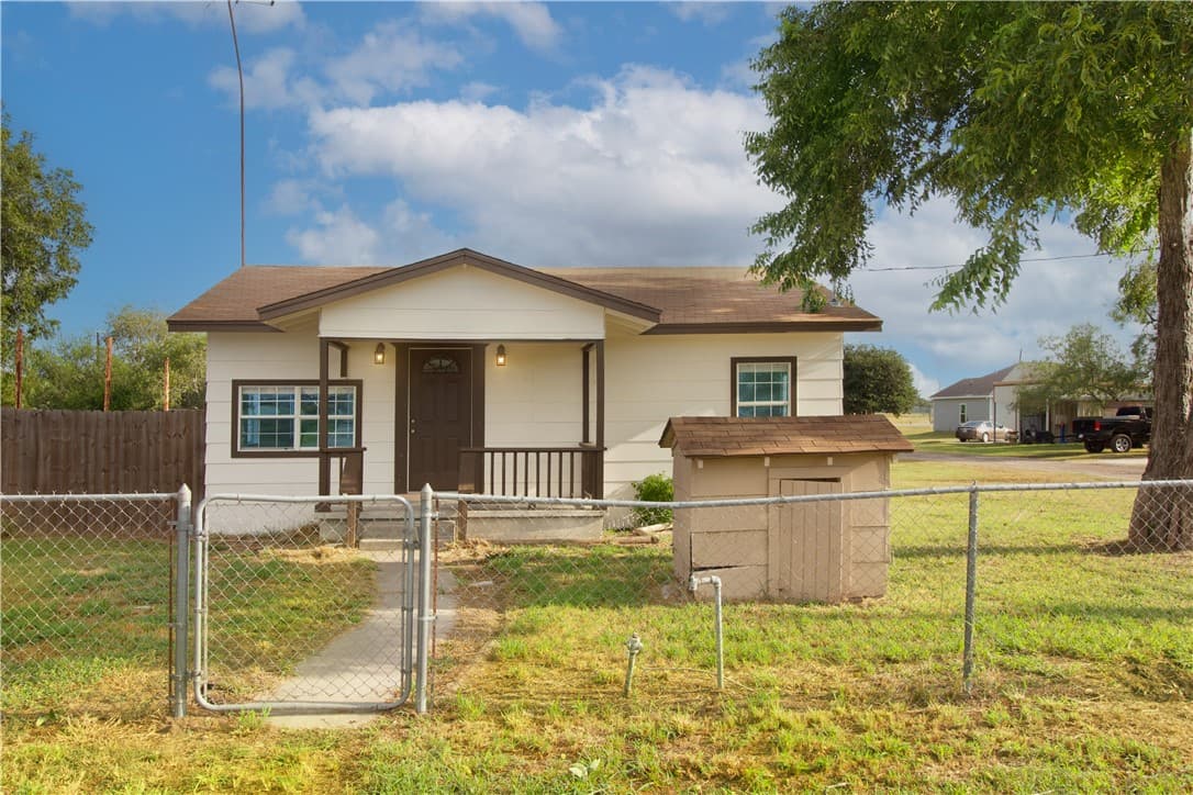 504 W Corpus Christi St