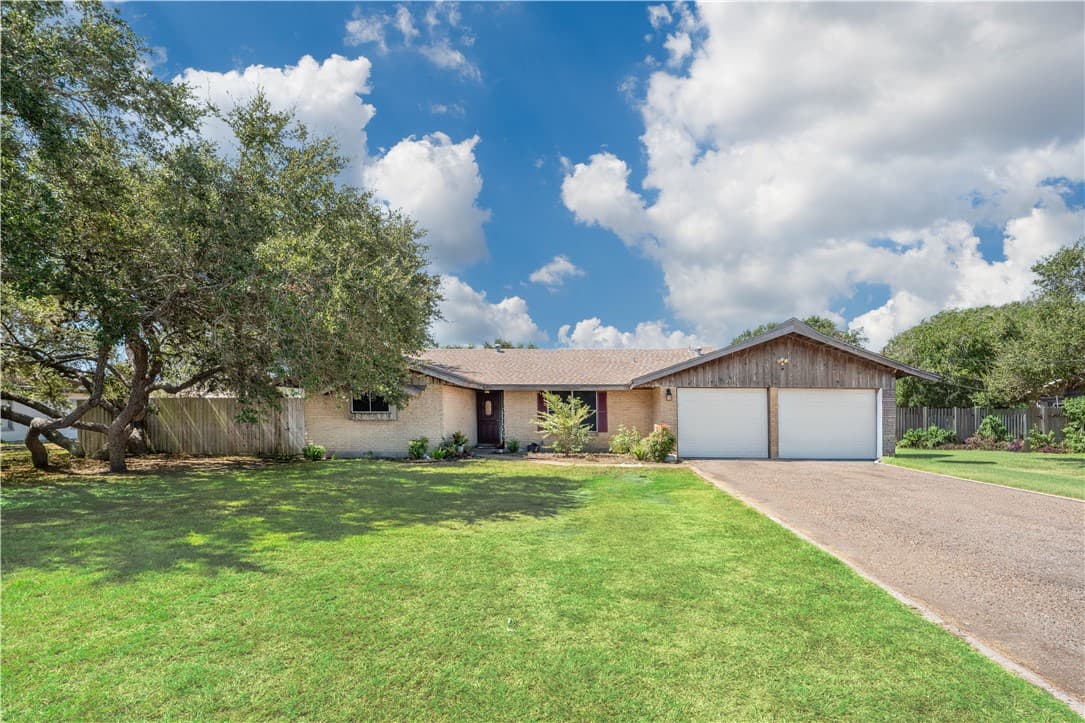 421 Glenoak Dr