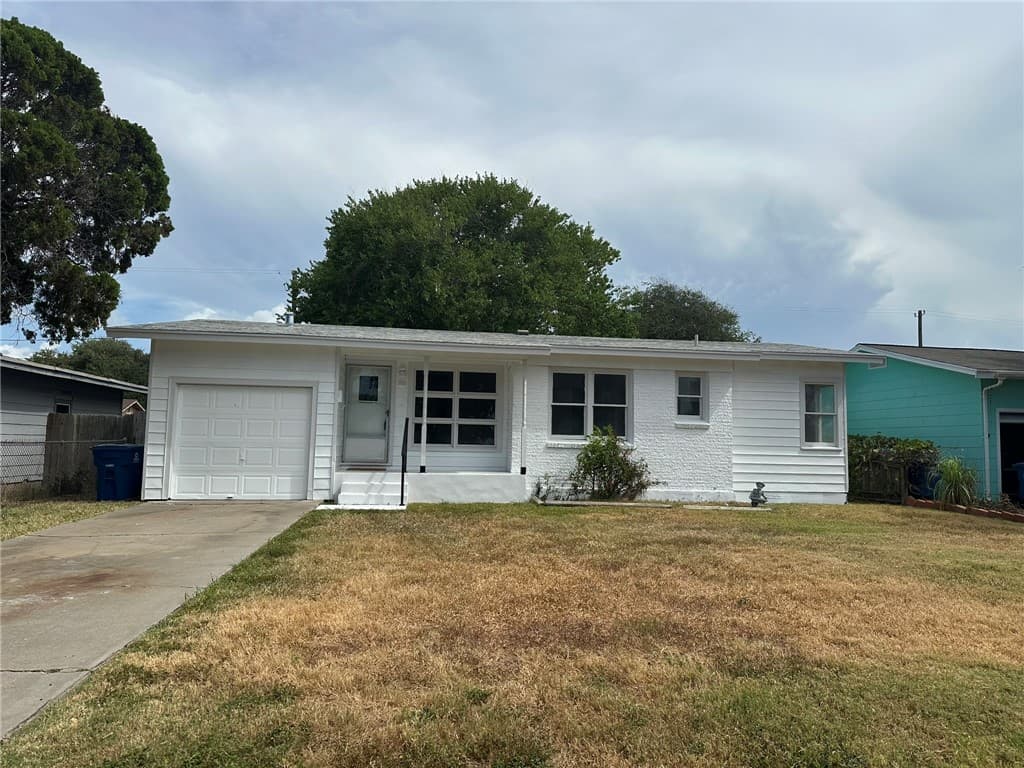 109 Holly Dr