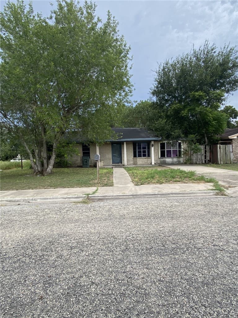 1021 W Main St