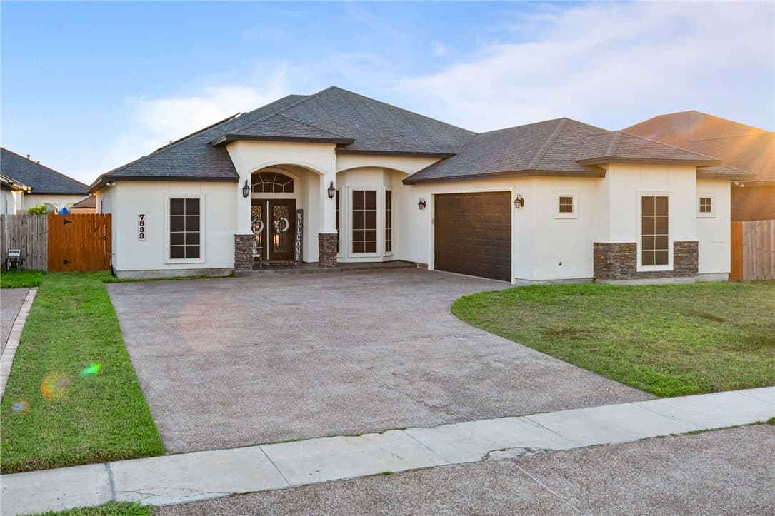 7833 Stampede Dr