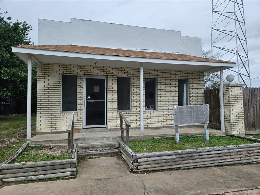1002 Power St