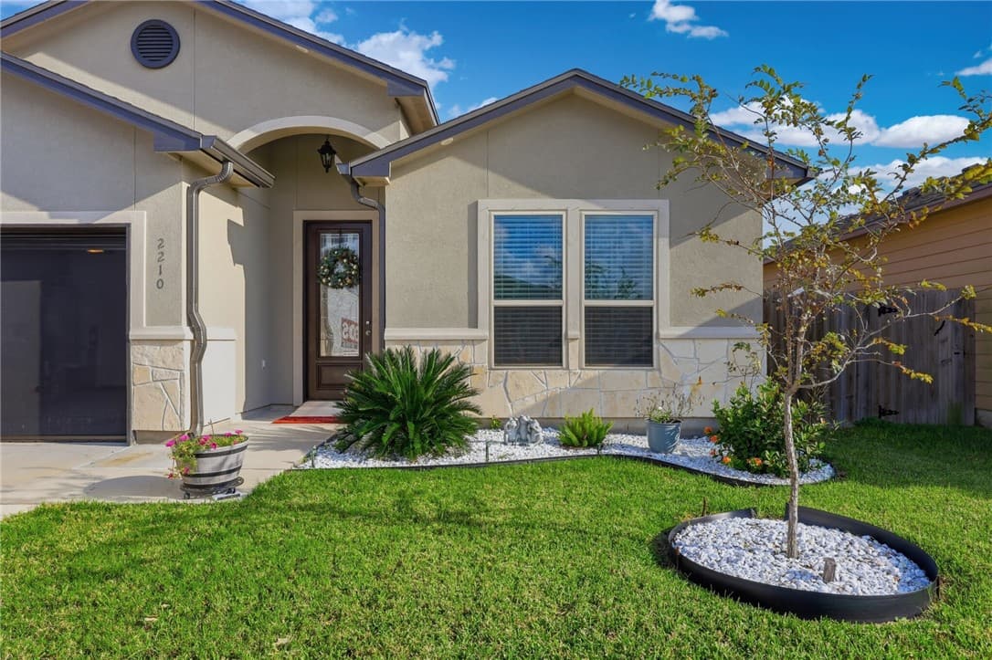 2210 Diamond Dr
