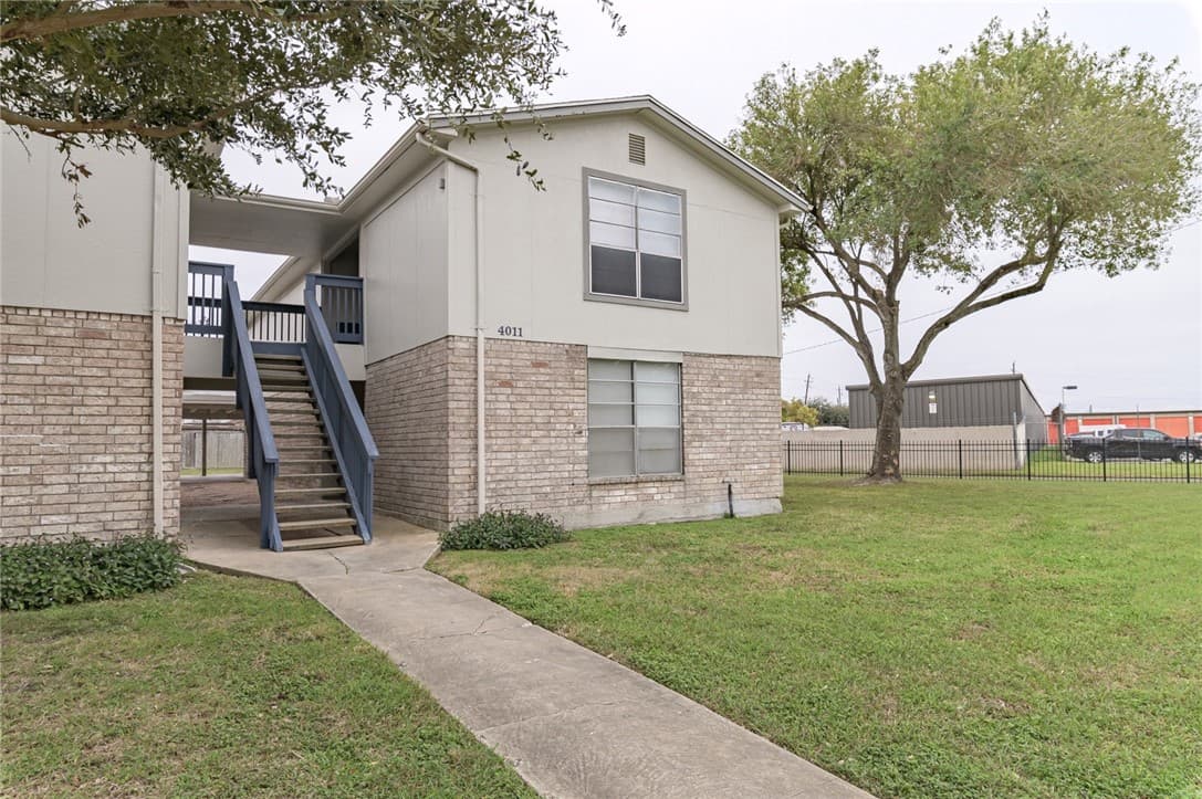 4011 Oak Bay Dr