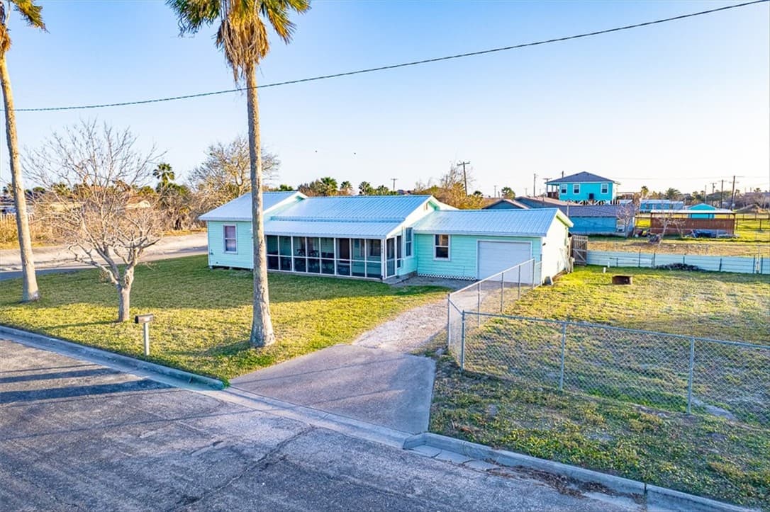 243 E Magnolia Ave