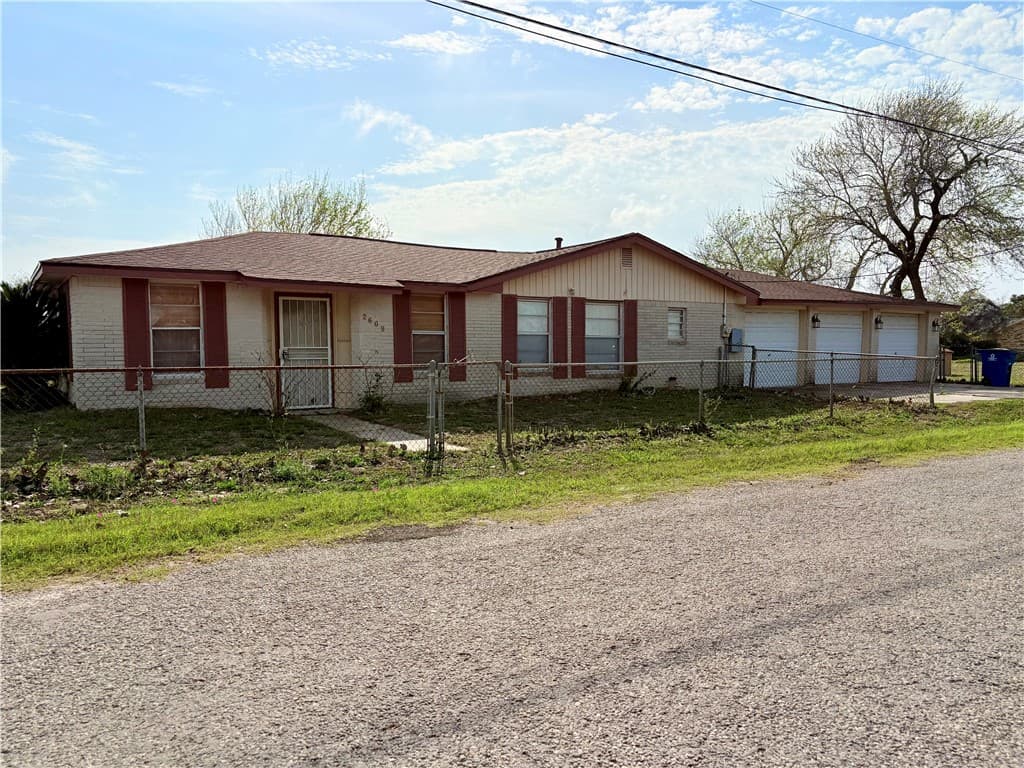 2609 W Highland