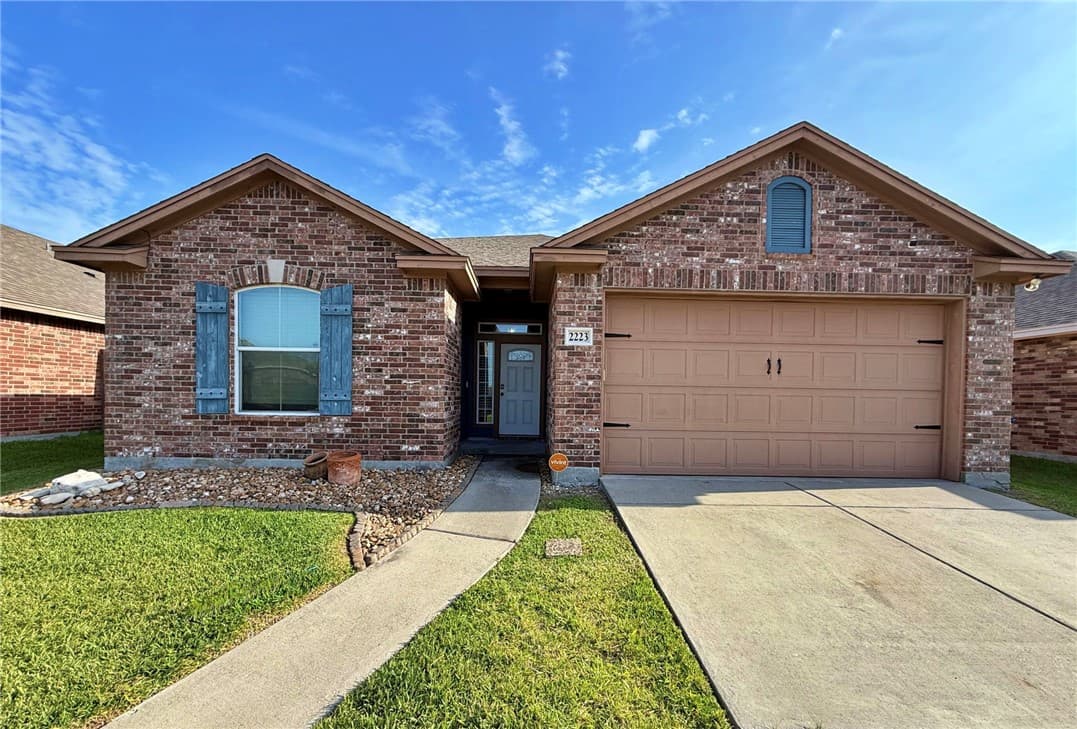 2223 Mangrove Dr