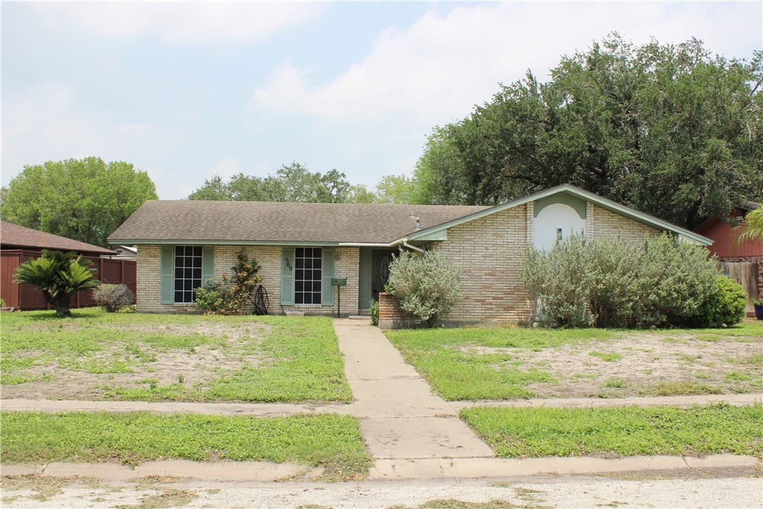 300 S Pasadena Dr