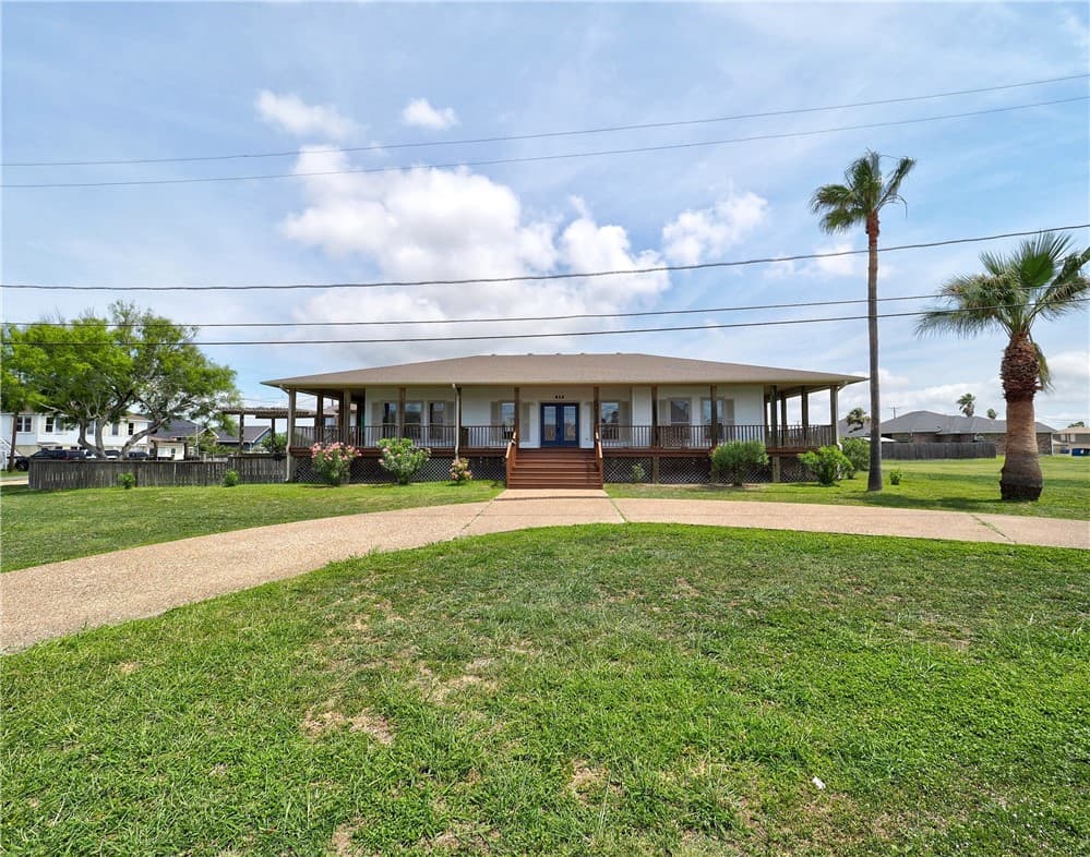 414 E Bayview Blvd