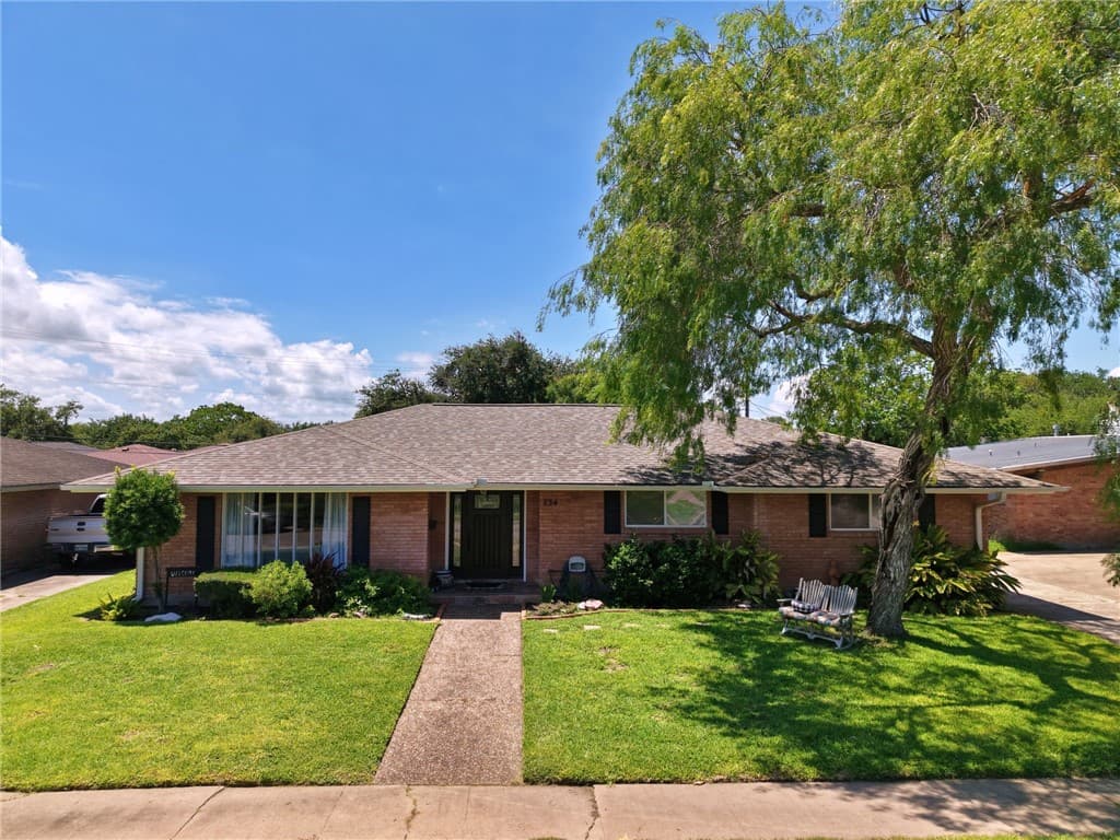 734 Bradshaw Dr