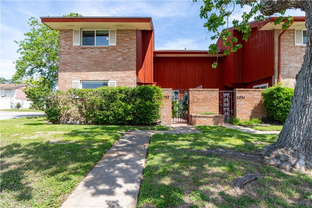 6232 Weber Rd