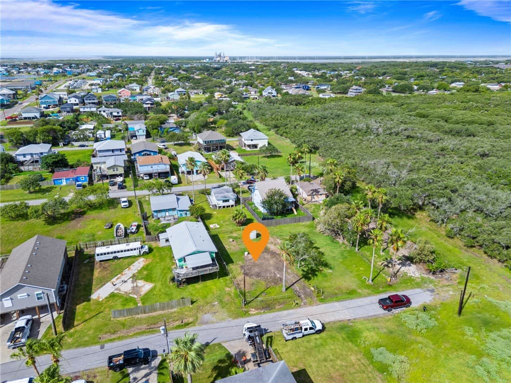 225 Riverdale Dr