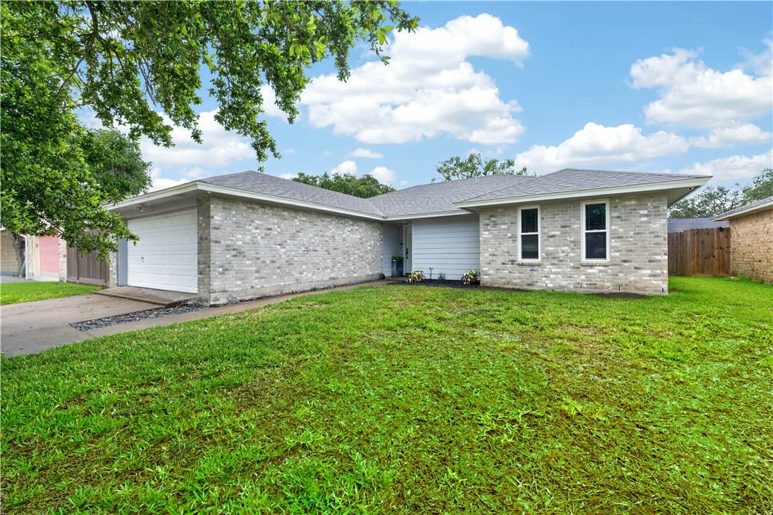2814 Erie Dr