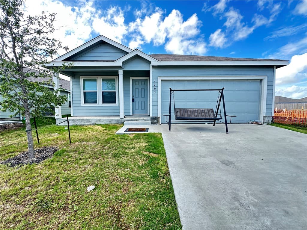 1203 Athena Dr