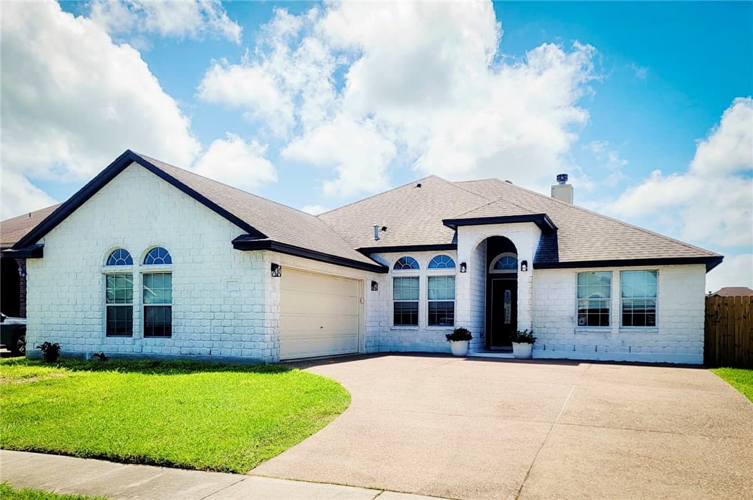 8305 Serenity Ct