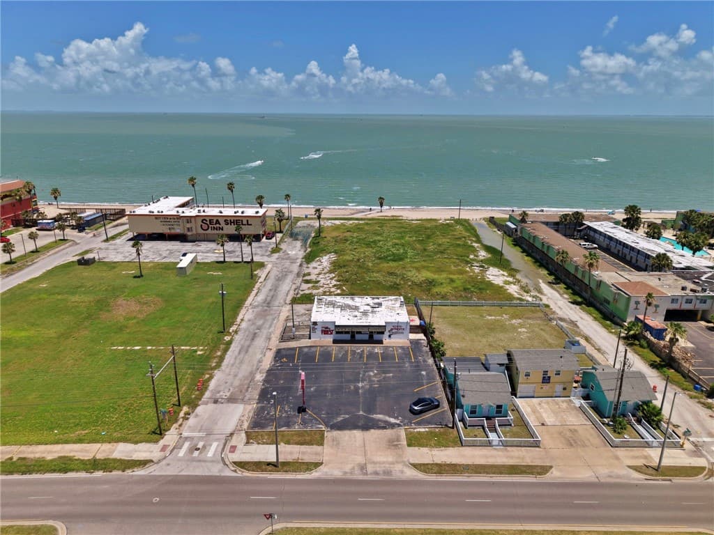 3314 Surfside Blvd