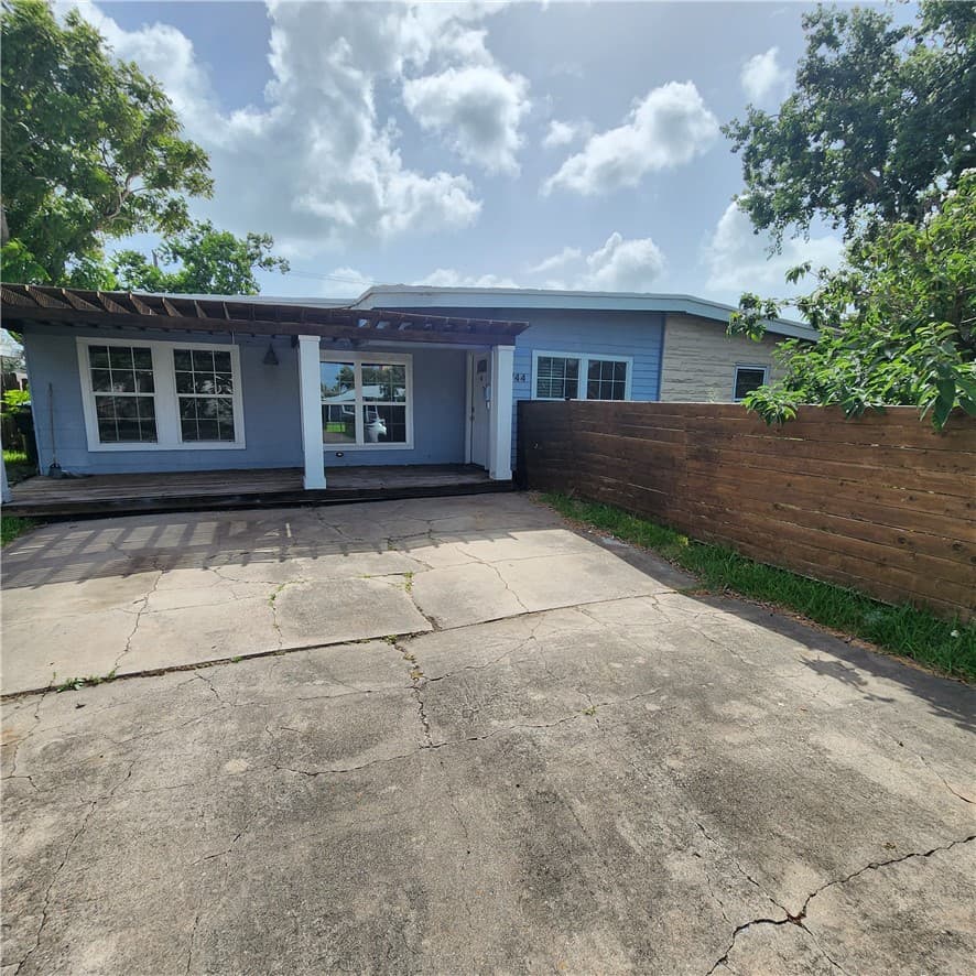 3744 Topeka St
