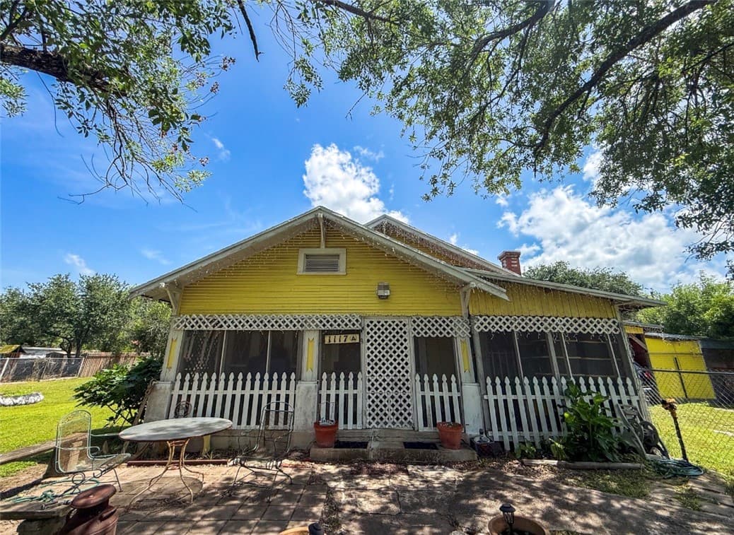 1117 E Fordyce Ave