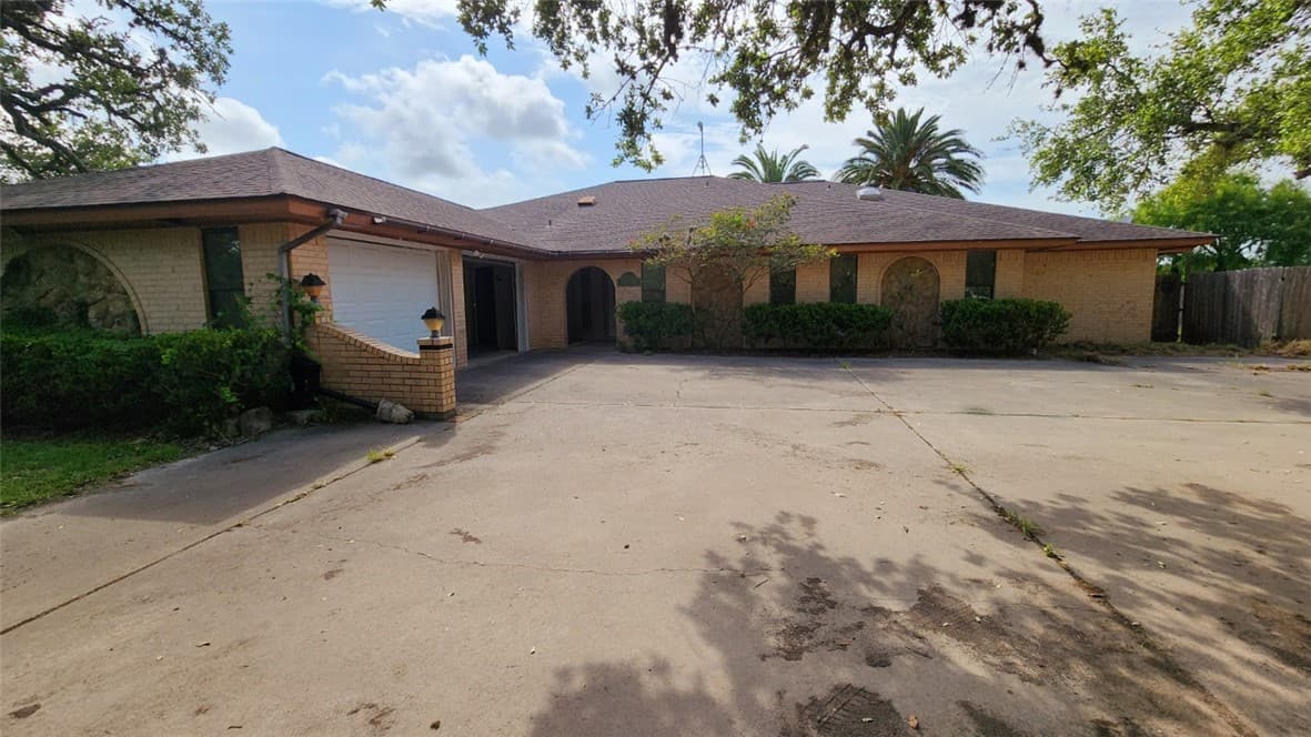 2747 Chandler Pl
