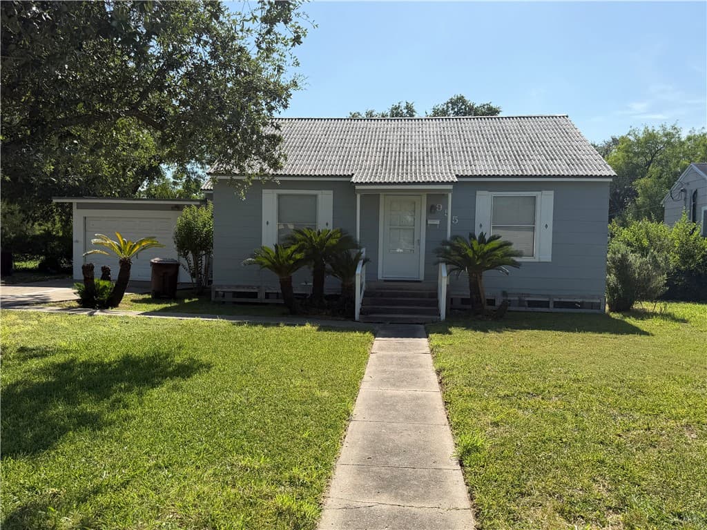 955 N Lantana Dr