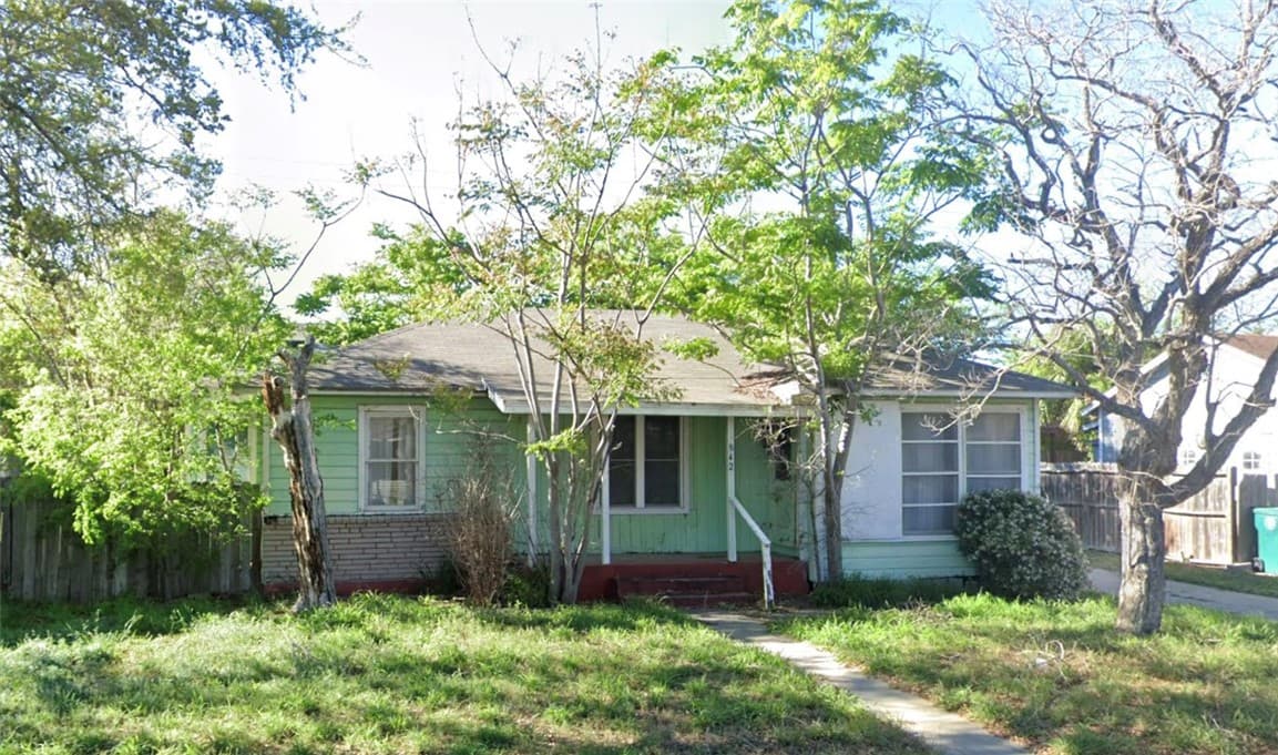 842 Rosedale Dr