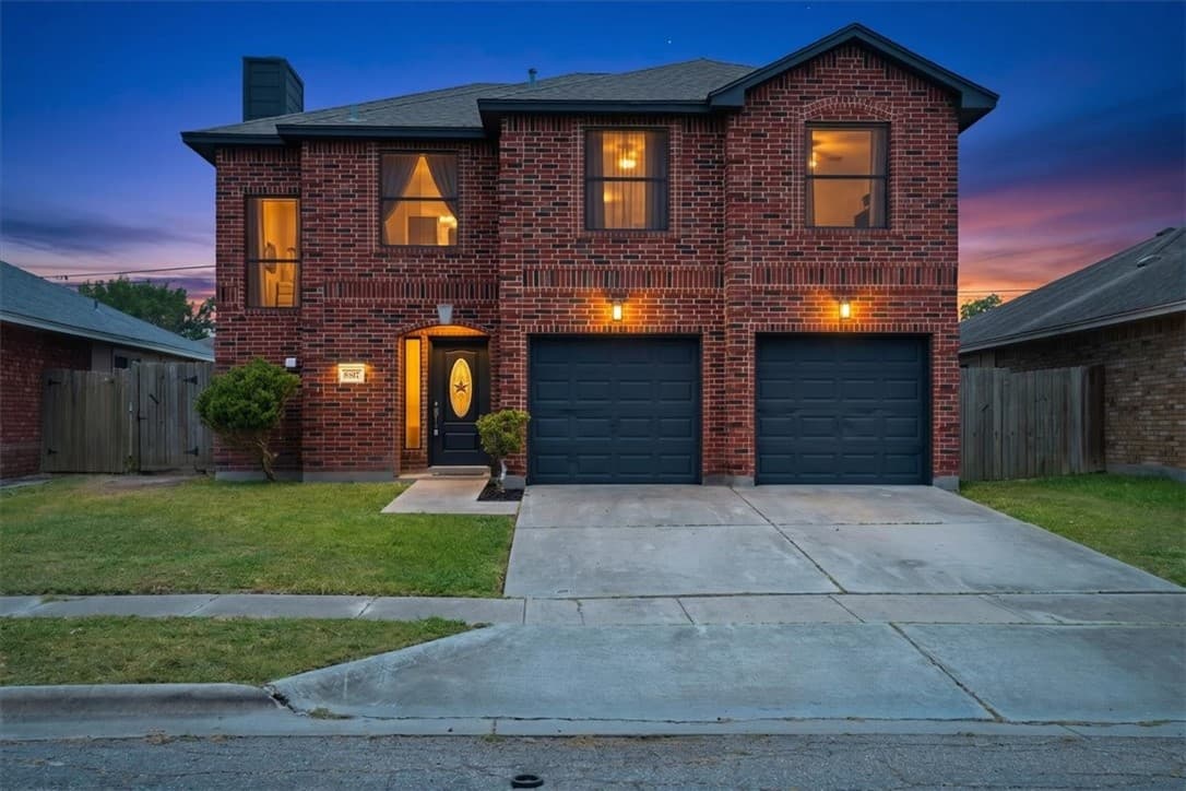 6817 Blue Skyway Dr