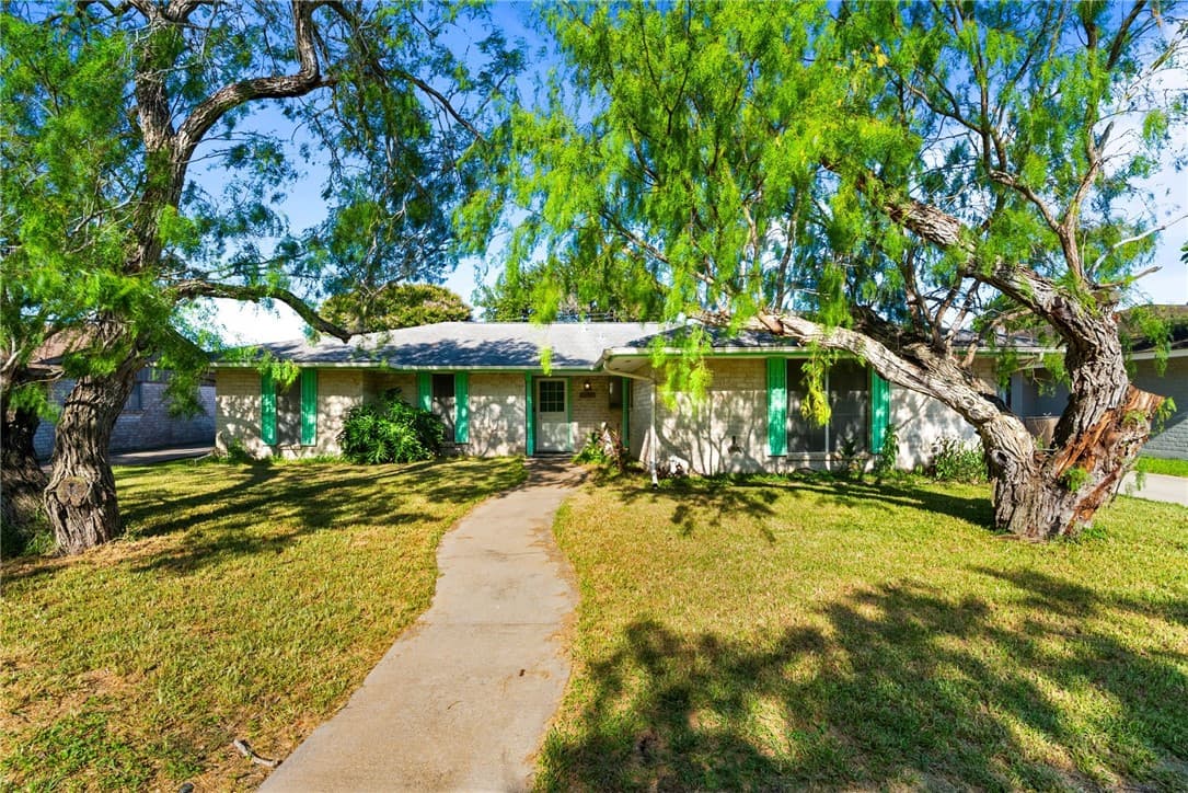 1030 Pyramid Dr