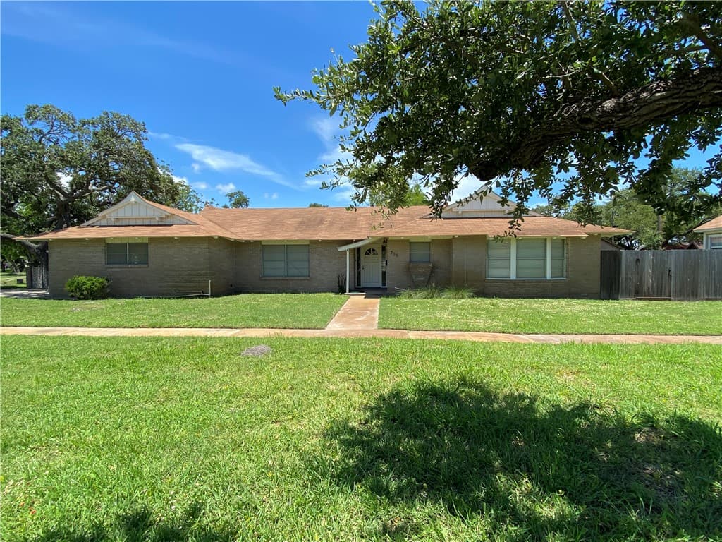 536 W Yoakum Ave