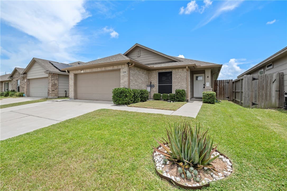 2218 Spoonbill Dr
