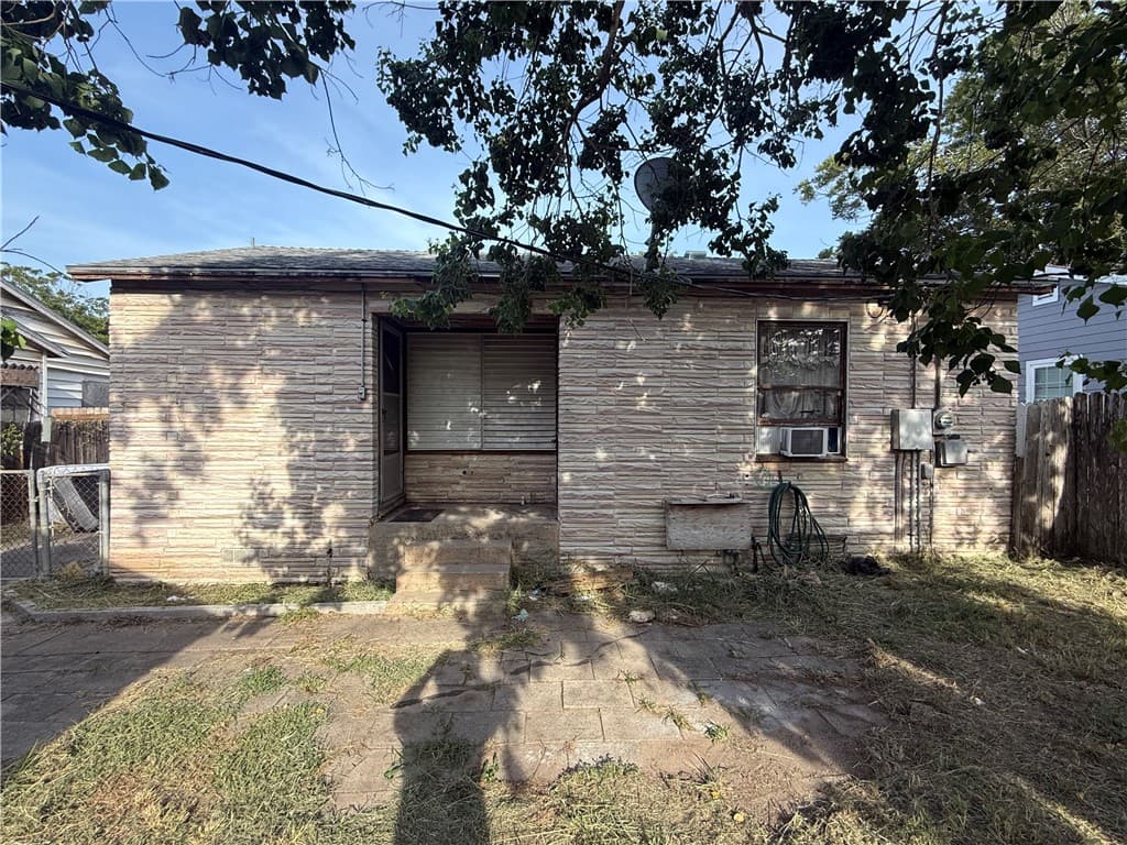 1041 Golla Dr