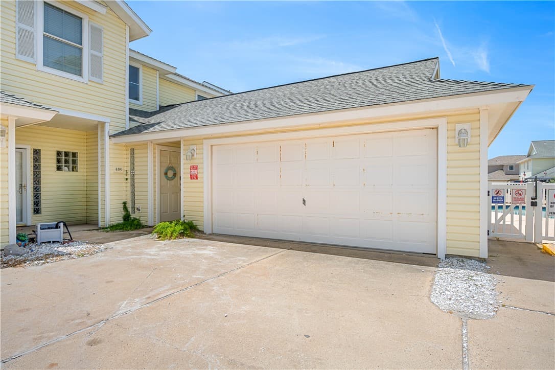 15102 Leeward Dr Apt 604