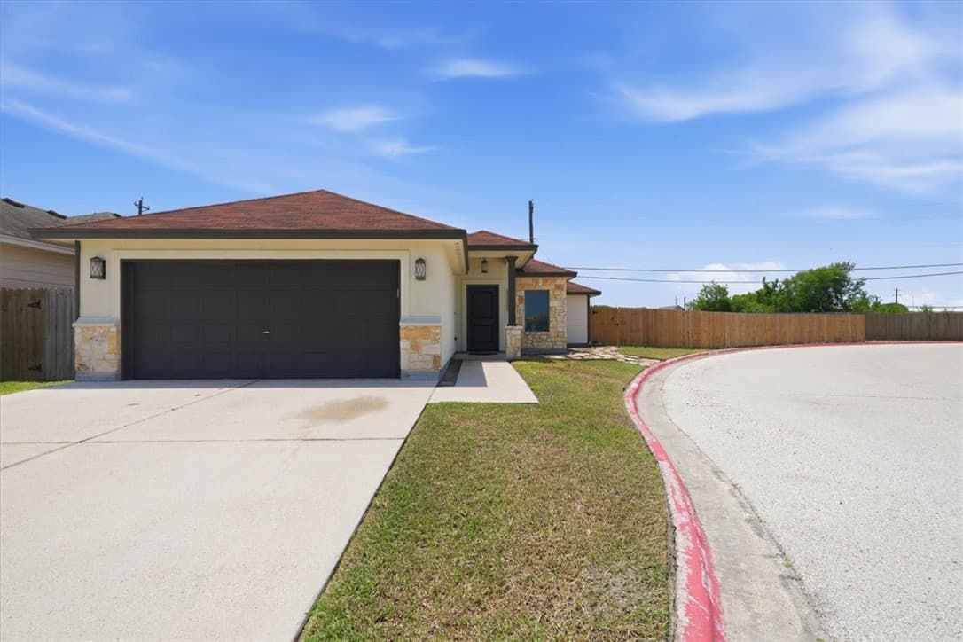 7201 Lake Tranquility Dr