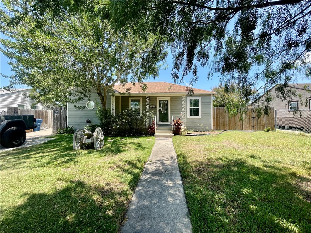 1242 Cambridge Dr
