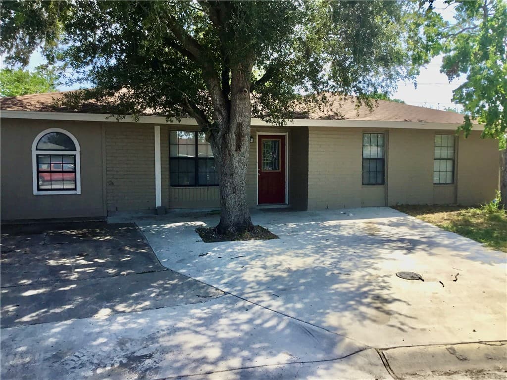 1110 Green Lane Dr