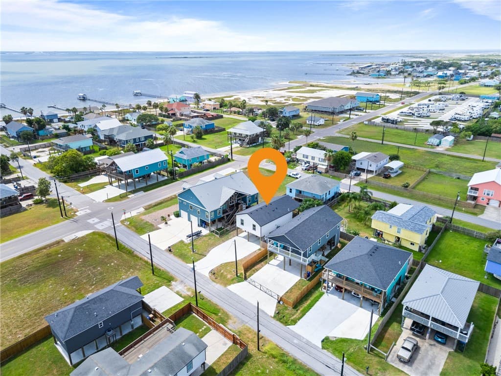 209 Las Palmas Dr