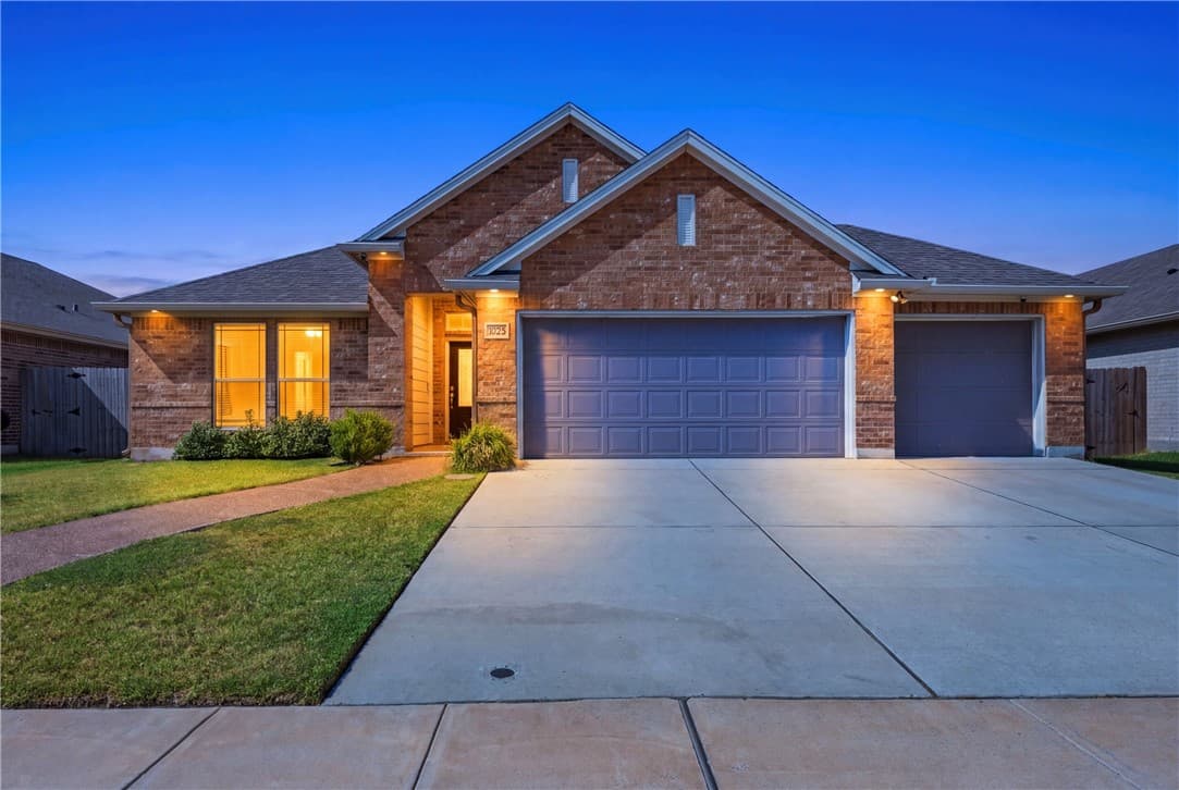 7725 Stampede Dr