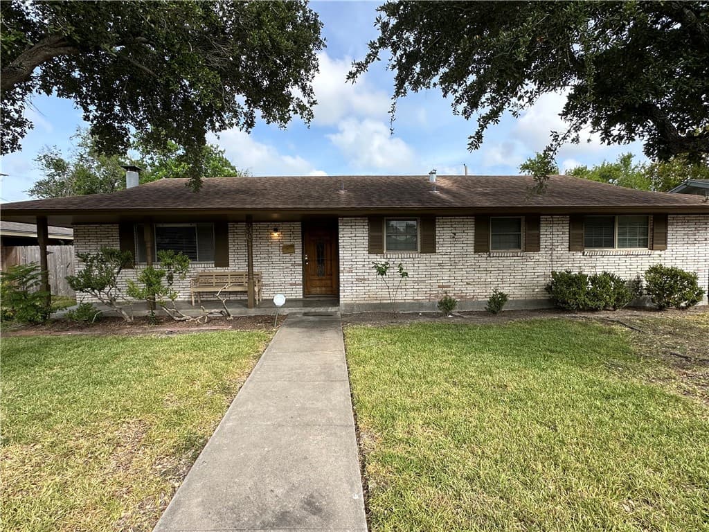 1030 Burkshire Dr