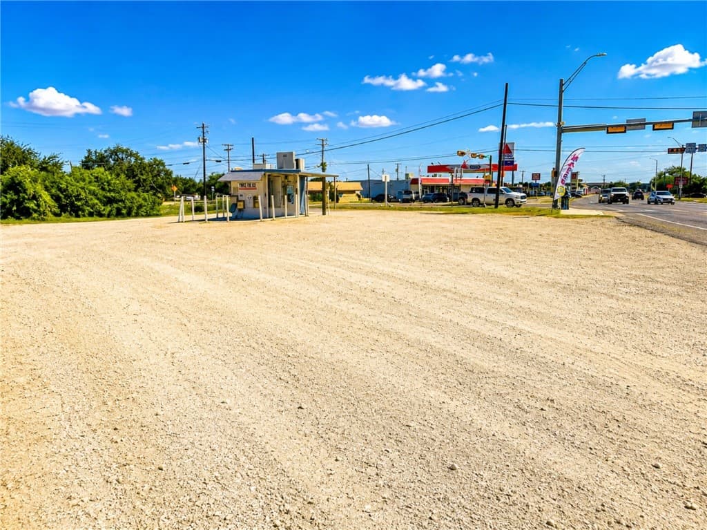 101 N State Highway 359