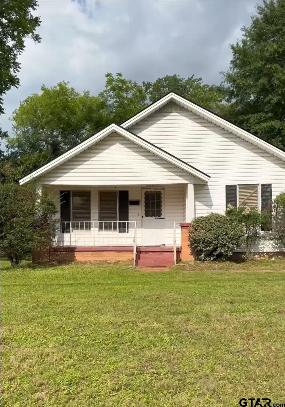 1302 S Main St