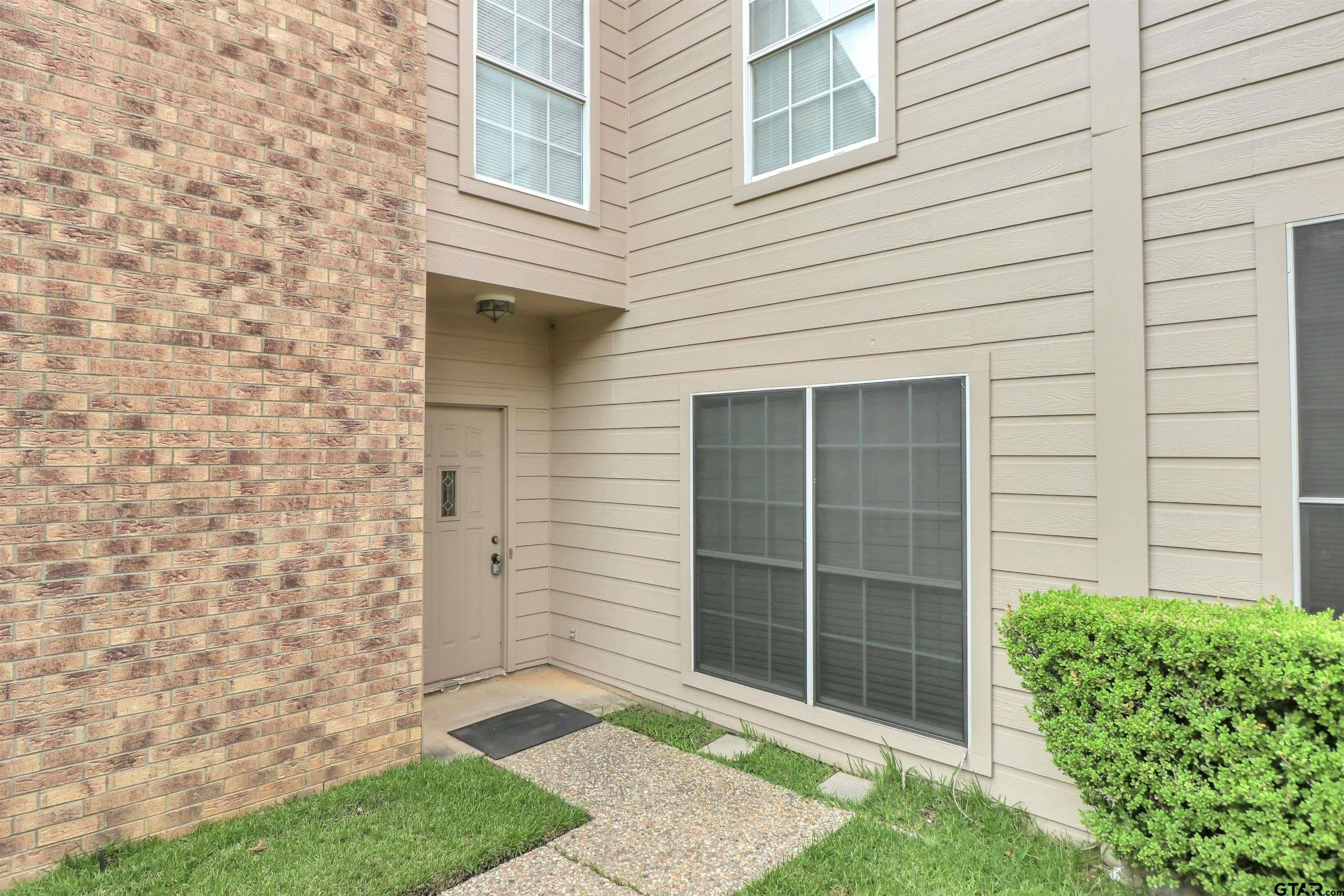 2006 Villa Dr