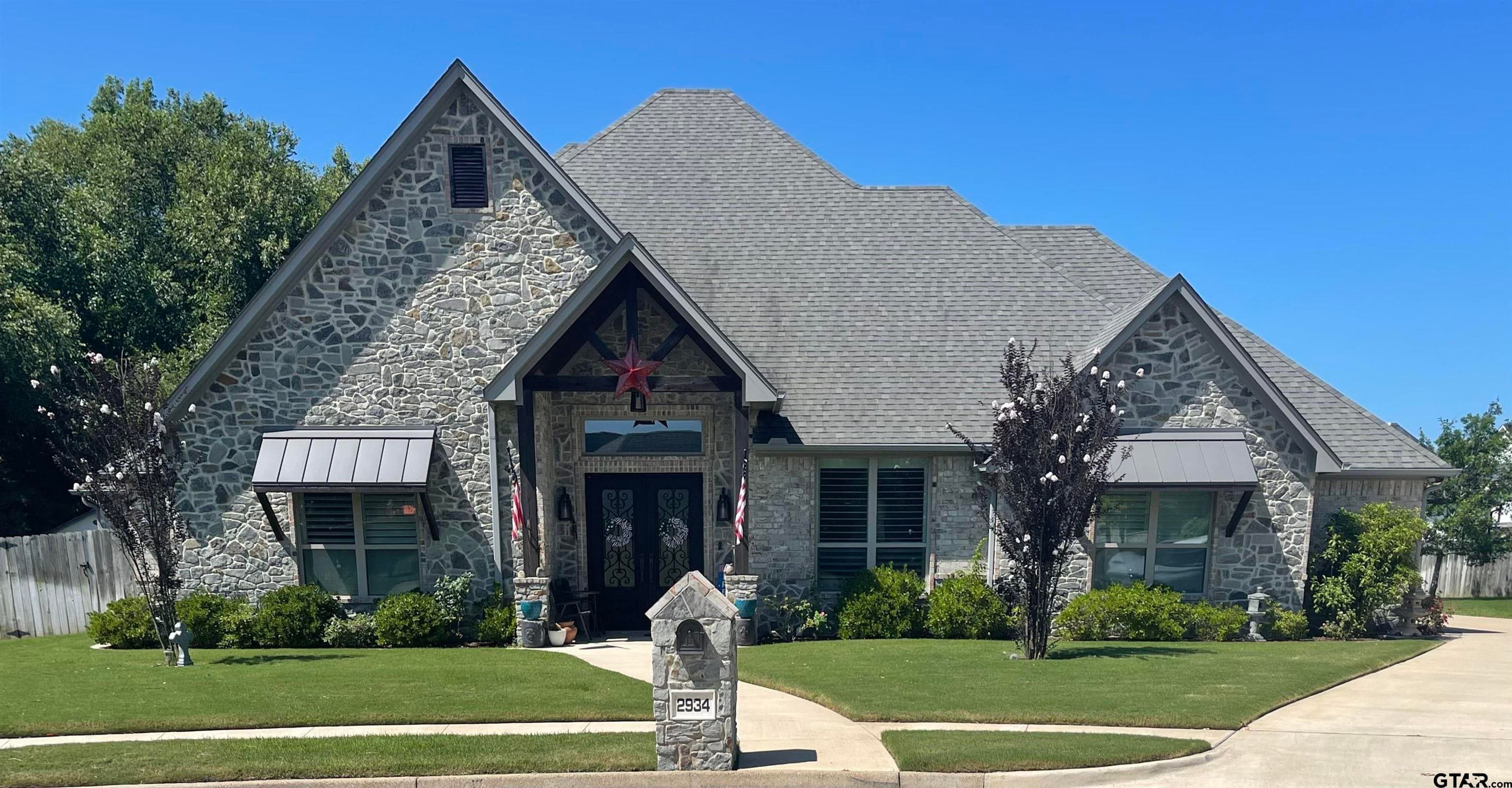 2934 Barton Creek Cir