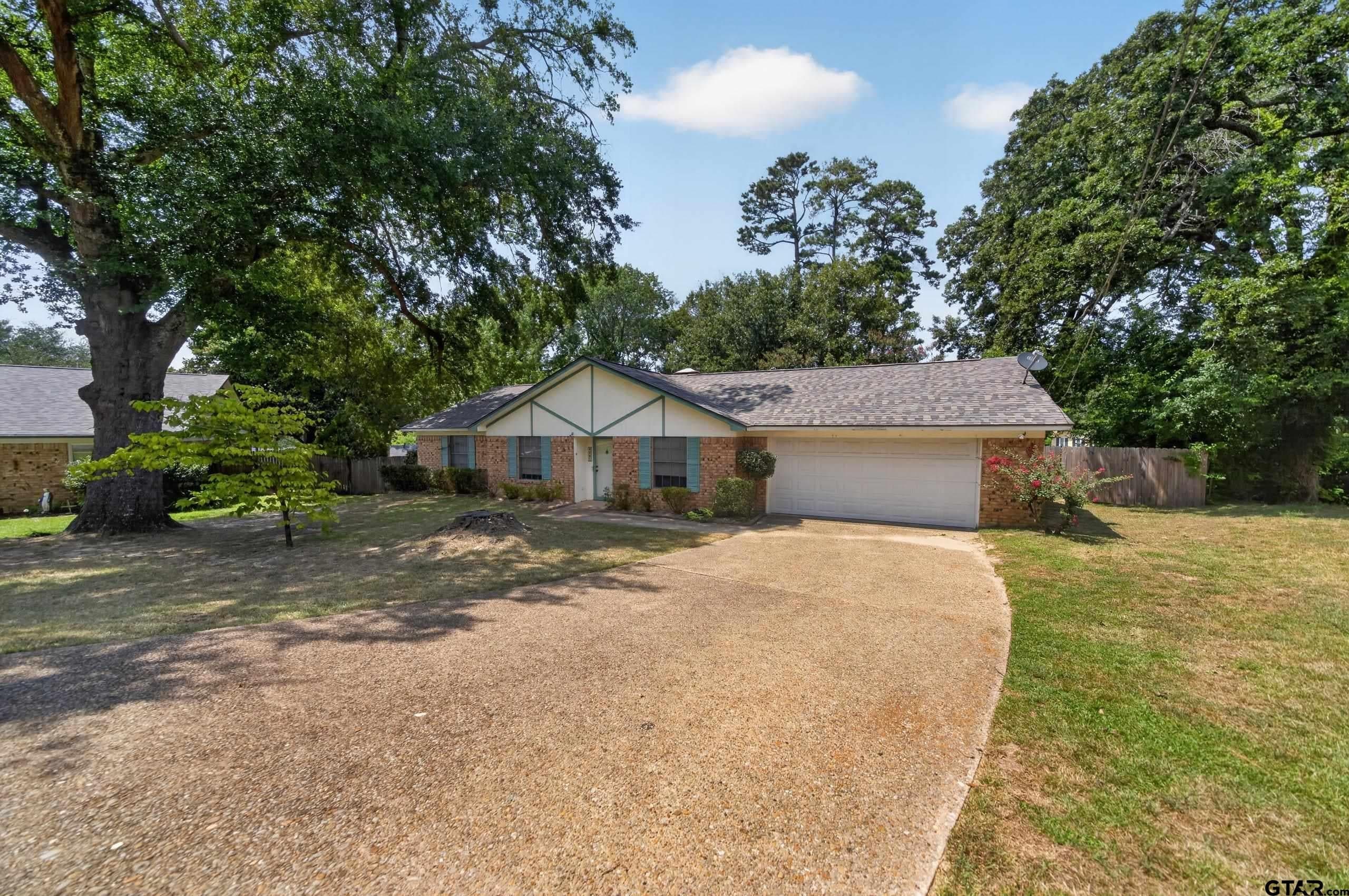 6701 Vivian Ct