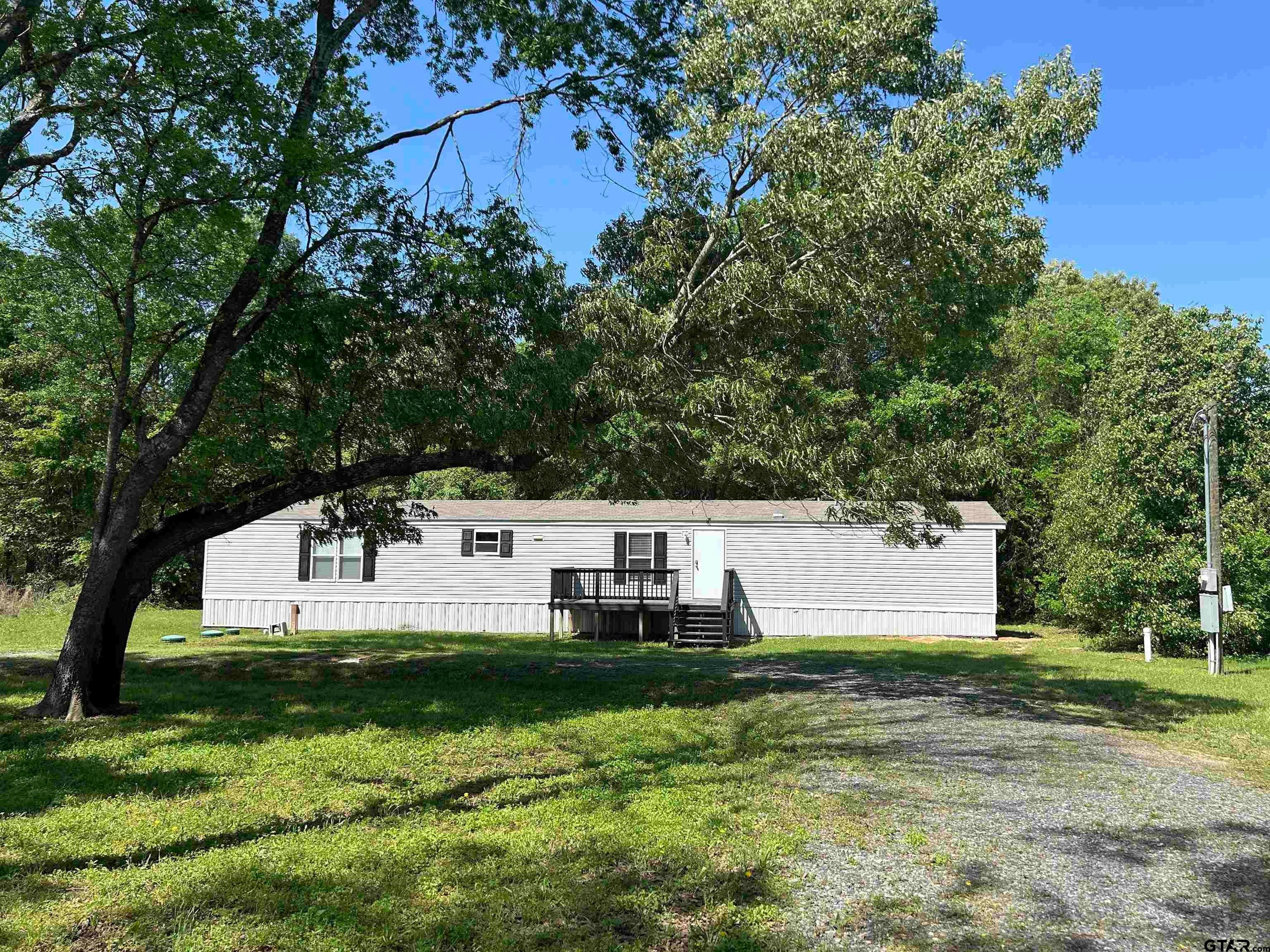 1143 Caroline Ln
