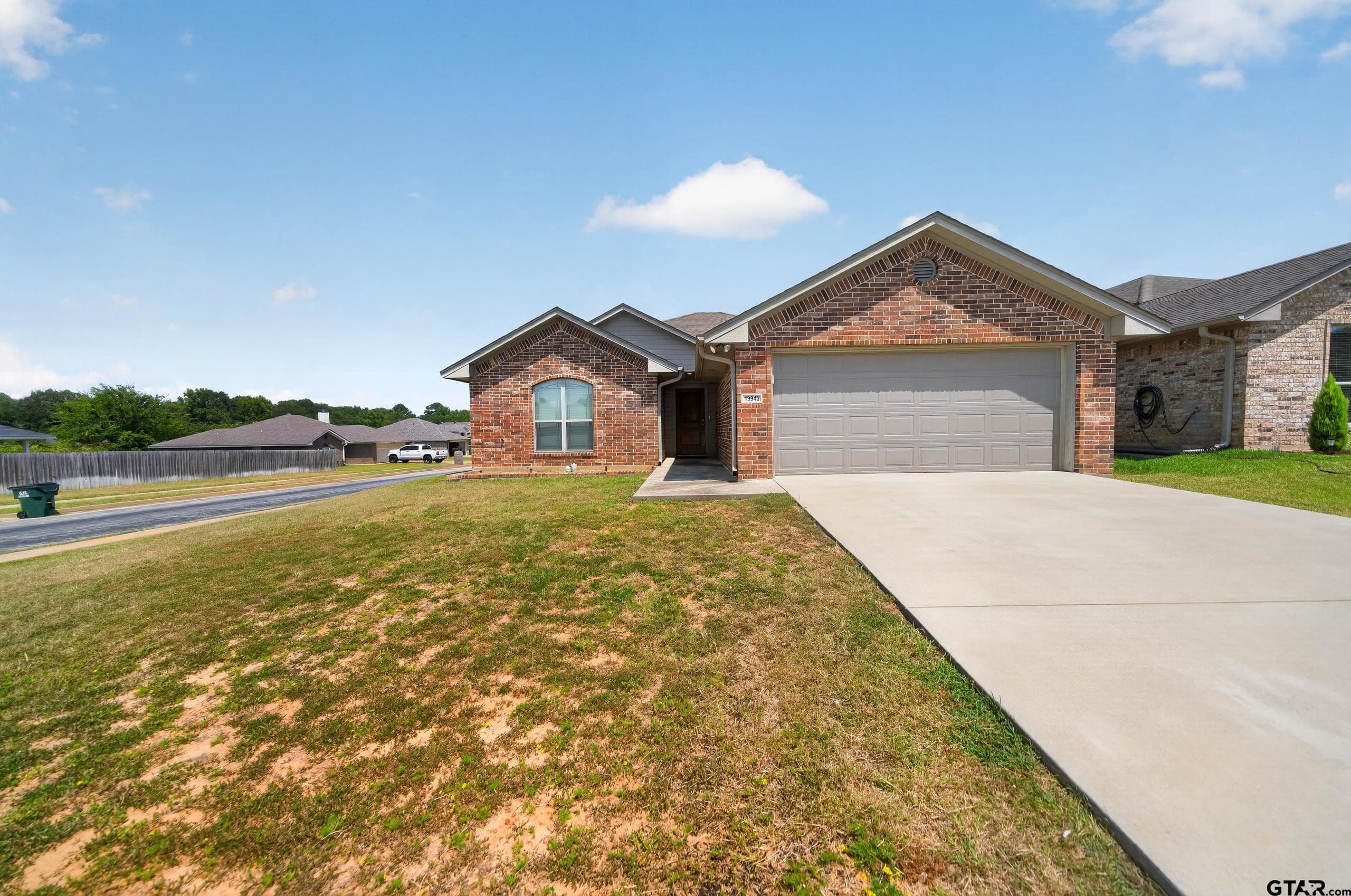19943 Meadow West Ln