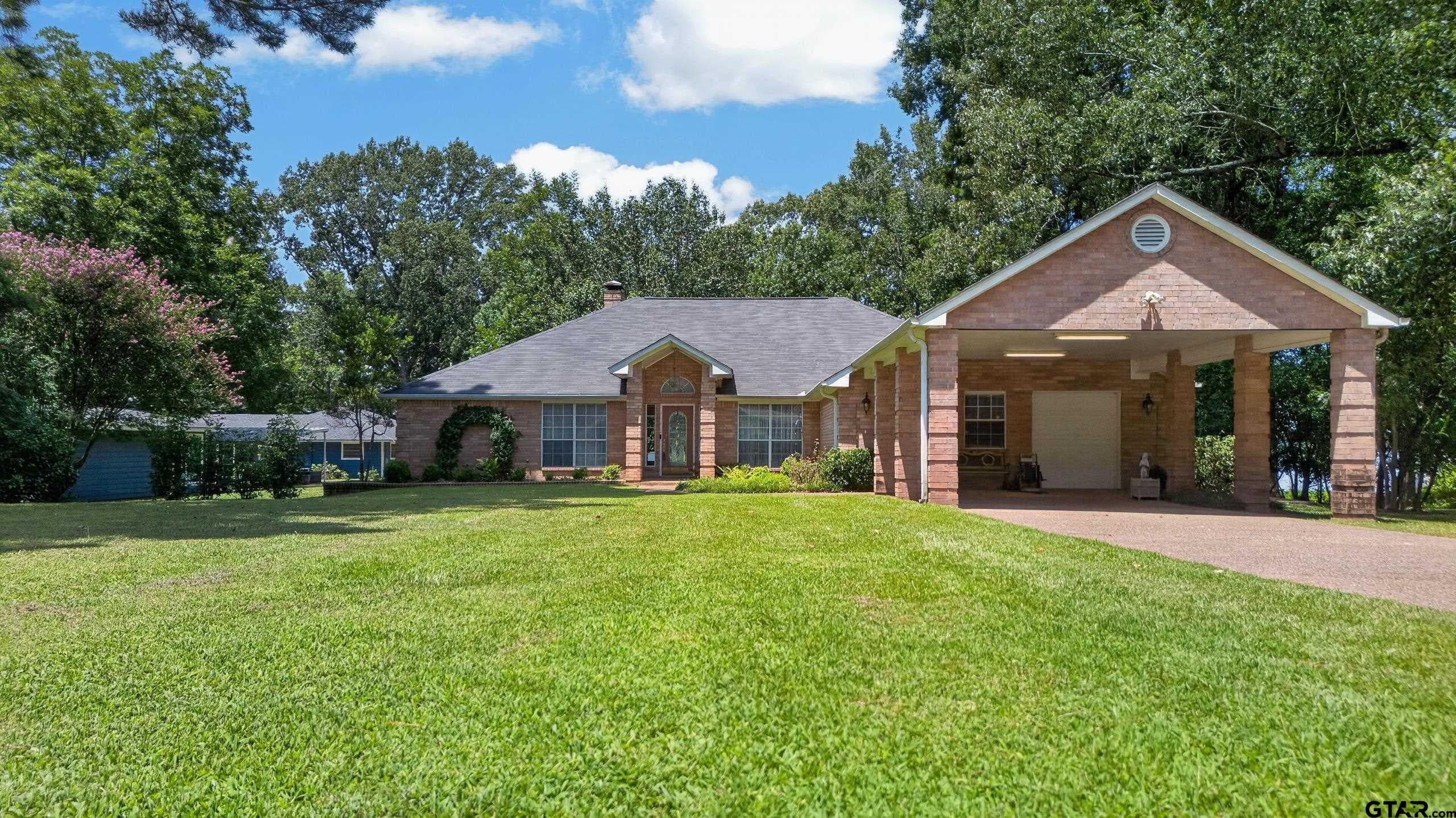 18012 W Lakeview Dr